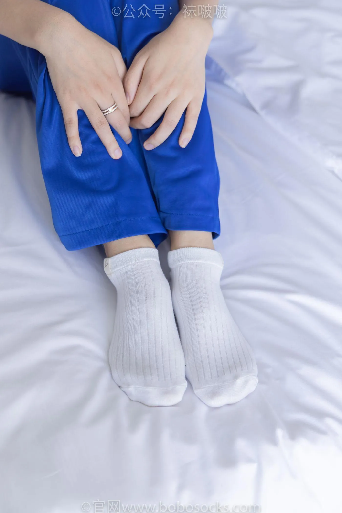 [BoBoSocks袜啵啵]NO.039 小奶熊-校服、vans帆布鞋、短白棉袜、裸足 [154P]插图7